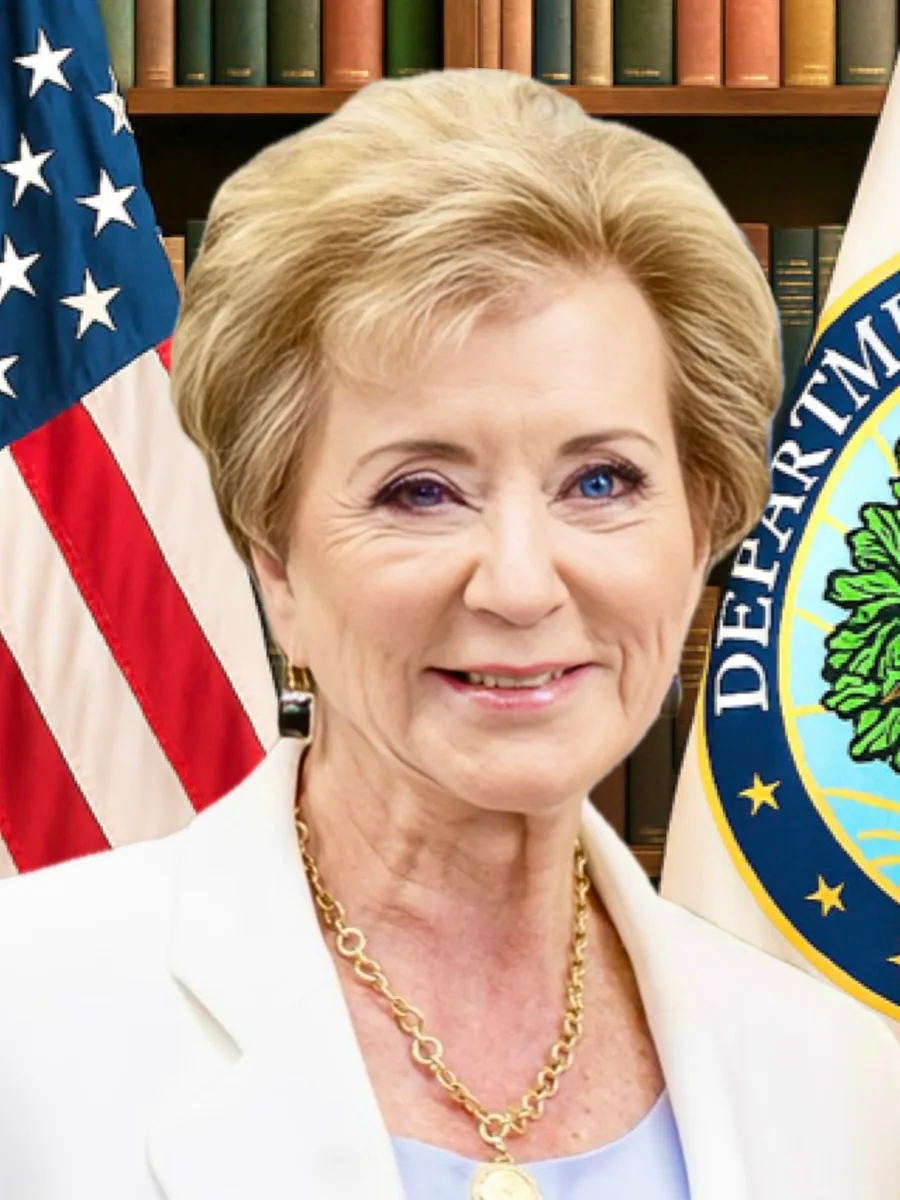Official portrait of Secretary of Education Linda McMahon