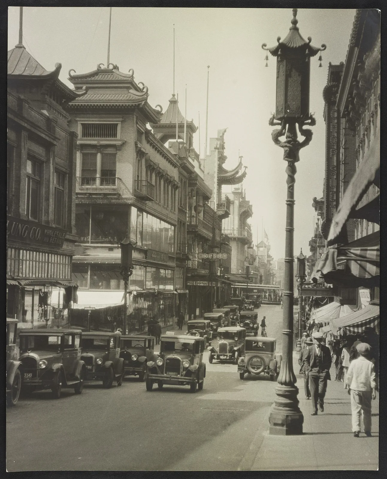 A historic street scene in San Francisco's Chinatown in the early twentieth century, the oldest Chinatown in North America