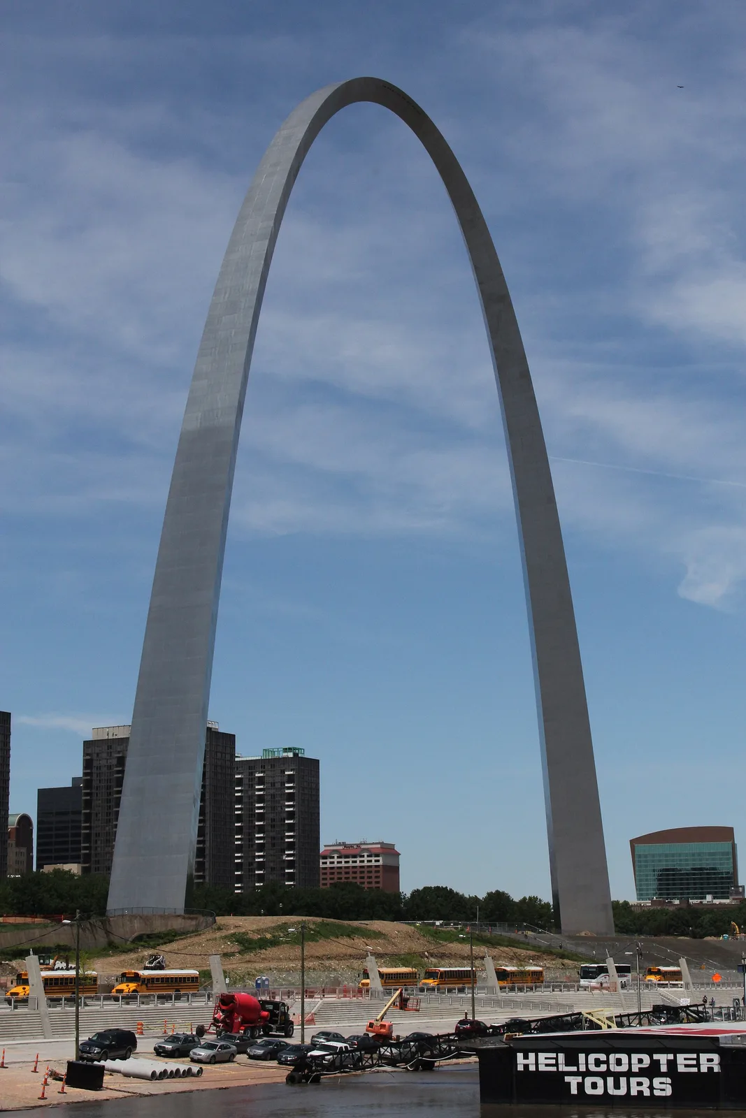 The Gateway Arch rising 630 feet above St. Louis and the Mississippi River